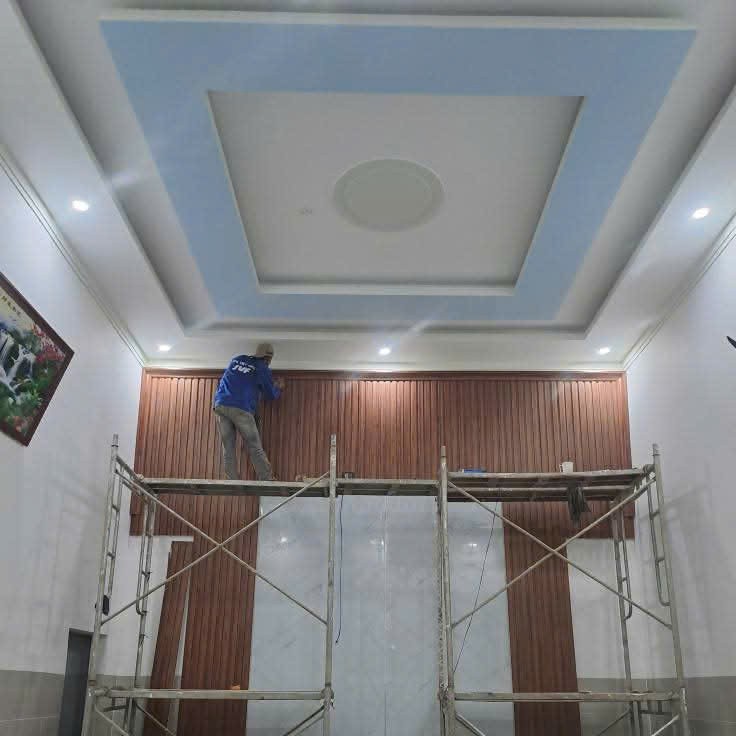 Thợ sơn chuyên nghiệp